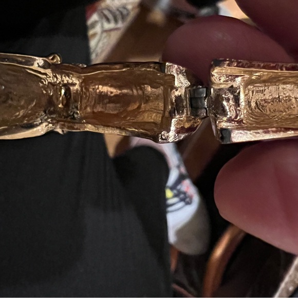 Vintage Elephant Bracelet Black Enamel & Swarovski Crystal Bangle Hinged Closure - Picture 10 of 14